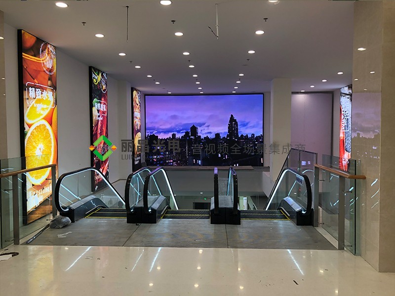 家家悅青特萬(wàn)達(dá)店室內(nèi)p4張文健